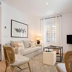 Genteel Aire Apartment *